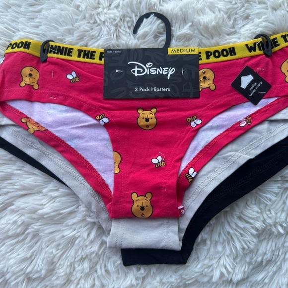 Disney Winnie the Pooh Underwear Set - Red, White, Black size medium - Picture 1 of 2